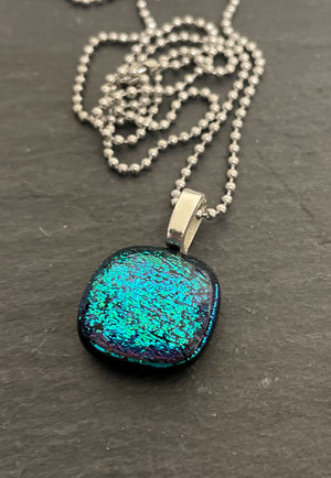 Smycke av fusat glas Svart & Green Aqua - Smolk Sweden
